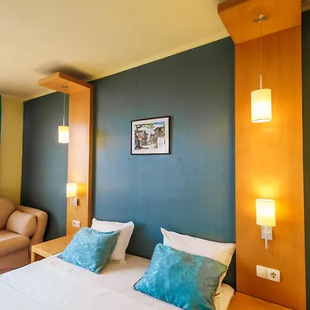 Hotell Mirage 3*