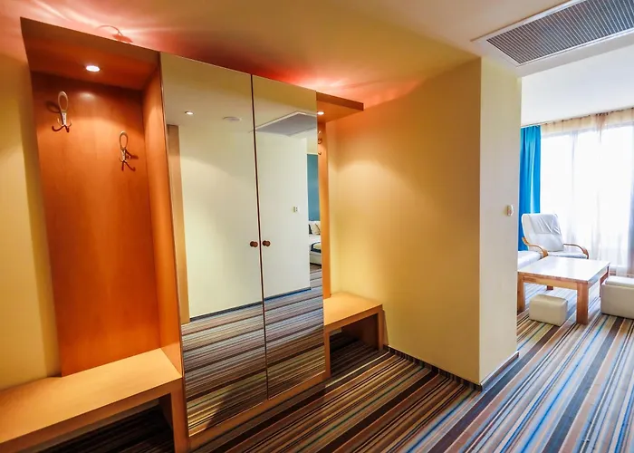 Mirage Отель 3*